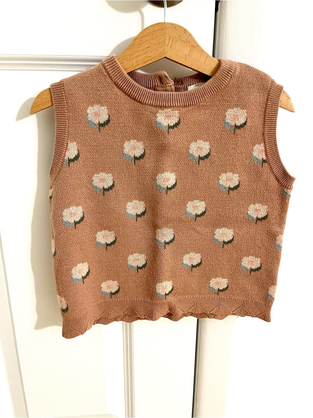 H&M Adorables Girls' Pink Floral Knit Sleeveless Sweater Vest 3T